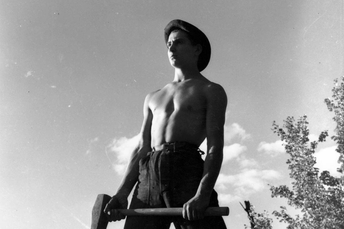 A photograph of a young Civilian Conservation Corps (CCC) worker epitomized the agency’s slogan. “Building strong bodies is a major CCC objective,” the accompanying caption stated. “More than half of the enrollees who entered CCC during the last year were seventeen years of age. Work, calisthenics, marching drills, good food, and medical care feature the CCC health program.”