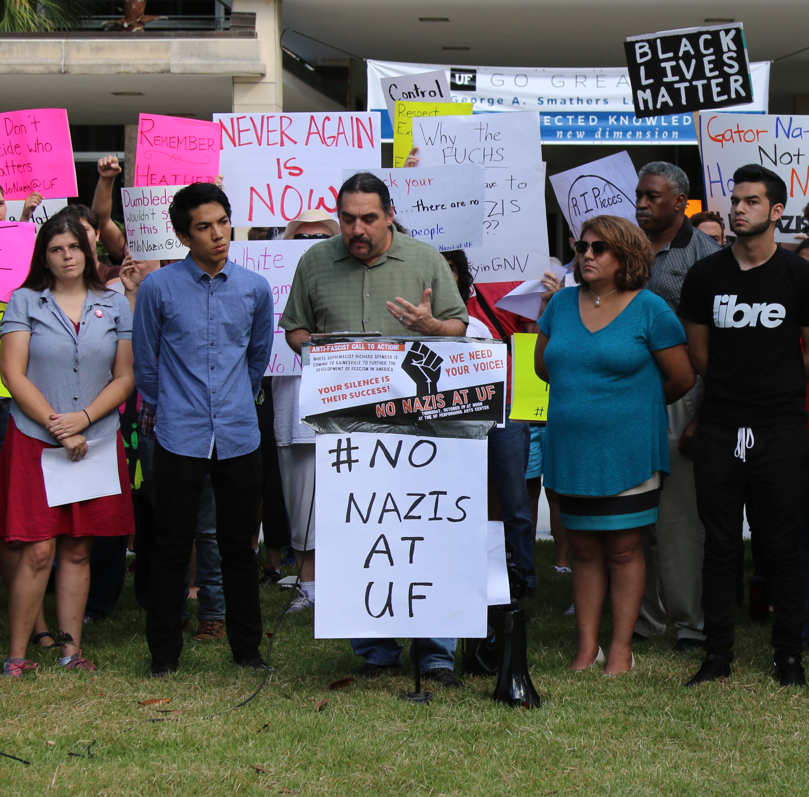 Author Paul Ortiz addressed students, staff, and faculty at the University of Florida in Gainesville in October 2017, as activists participated in rallies, teach-ins, and workshops to raise awareness and make preparations to protest a planned neo-Nazi rally coming to their city. Florida was a battleground after the election of Donald Trump in 2016, the site of rising right-wing political power, and also sustained, organized left-wing resistance to it. Ortiz, a university-based historian and labor organizer, has been a leader in these resistance efforts.