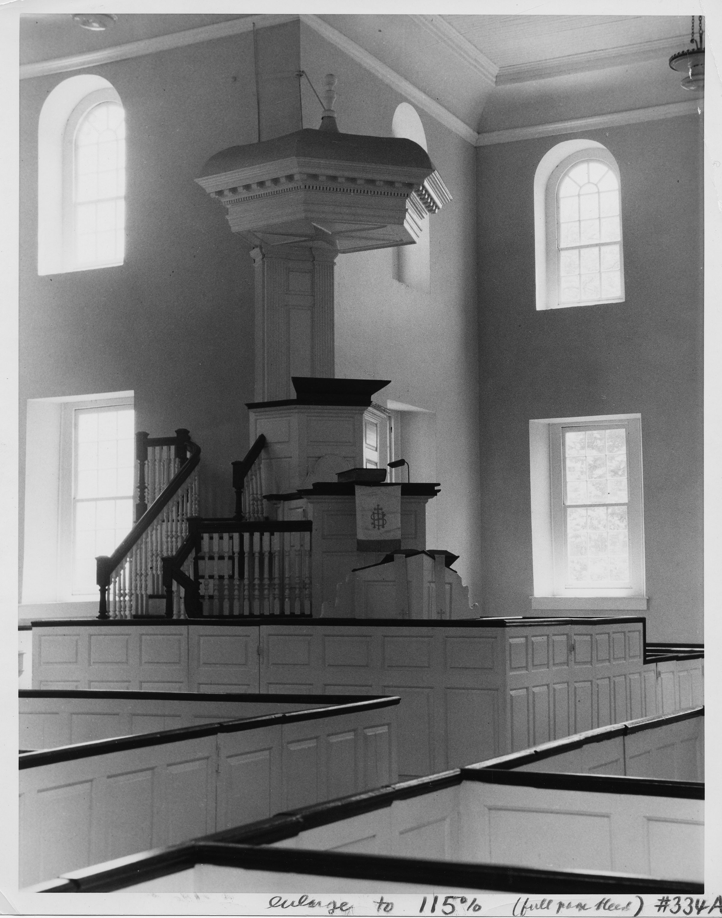 The Aquia Church in northern Virginia’s Stafford County (built in 1754–57) offered its congregants light and space while also reinforcing the colony’s social hierarchy. Its imposing three-decker pulpit, of a style that made its appearance in Virginia by the late seventeenth century, accentuated the authority of the clergy and heightened the respectability of the gentry.