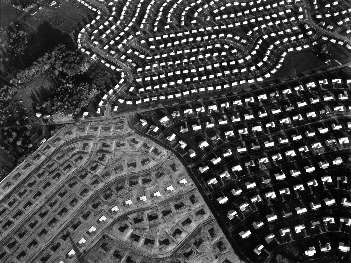 An aerial view of Levittown, Pennsylvania, under construction.