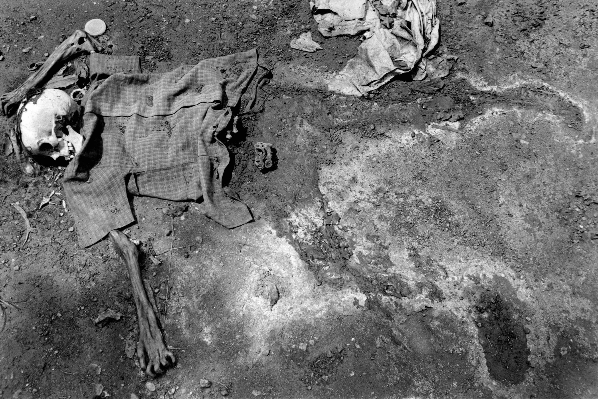 The decision of the Clinton administration not to intervene in the genocide in Rwanda marked one of the worst foreign policy and moral failures of the administration. Here, the remains of a refugee mark the murder of more than 1,000 Tutsi victims by Hutu extremists in a parish church where they had taken shelter in Nyarubuye, Rwanda. The extermination of 800,000 Rwandans, mostly of Tutsi descent (10 percent of the African nation’s population) during one hundred days in 1994 has the dubious distinction of being the fastest instance of mass murder in the twentieth century.