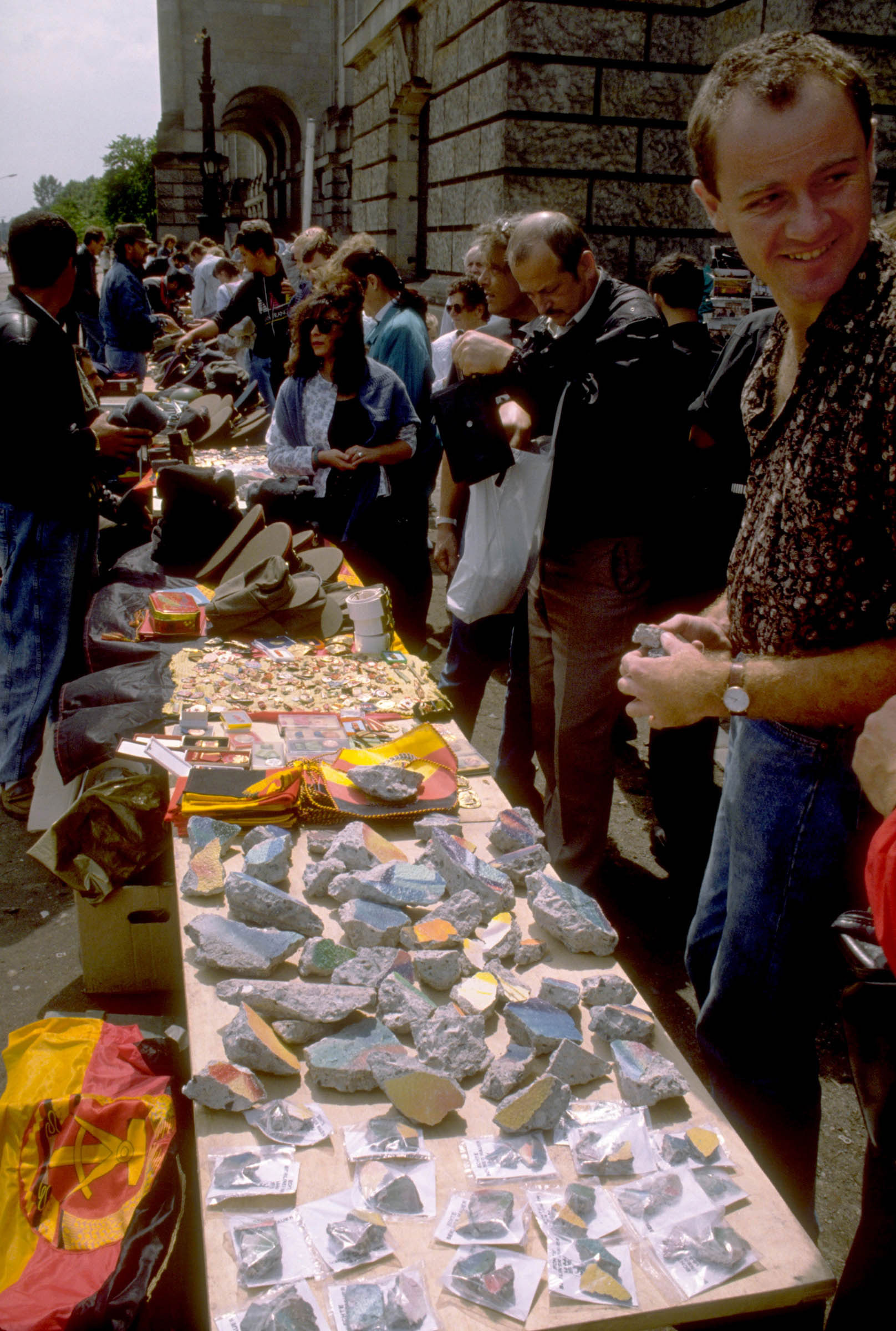 News photographs and footage depicting the dismantling of the Berlin Wall in November 1989 powerfully symbolized the end of the Cold War. Less noted was the subsequent commercialization of that symbol, including the sale of pieces of the notorious wall to souvenir-hunting Germans and foreign tourists.