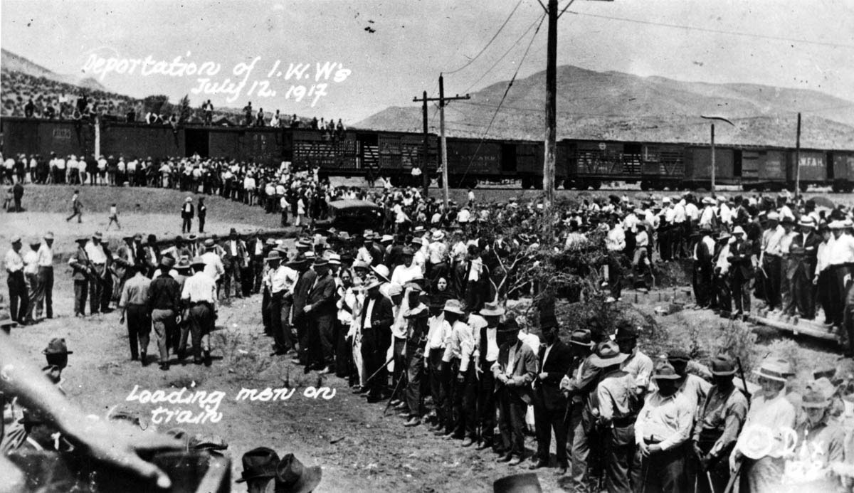 All over the country, Wobblies faced coordinated government-employer attacks. In Bisbee, Arizona, a local sheriff, with the aid of the Phelps-Dodge mining company, deputized townspeople to break up an IWW-led strike. Vigilantes arrested 1,200 alleged Wobblies, aliens, and subversives and, as shown in this photograph, loaded them into cattle cars. The cars were towed to the middle of the New Mexico desert and abandoned.