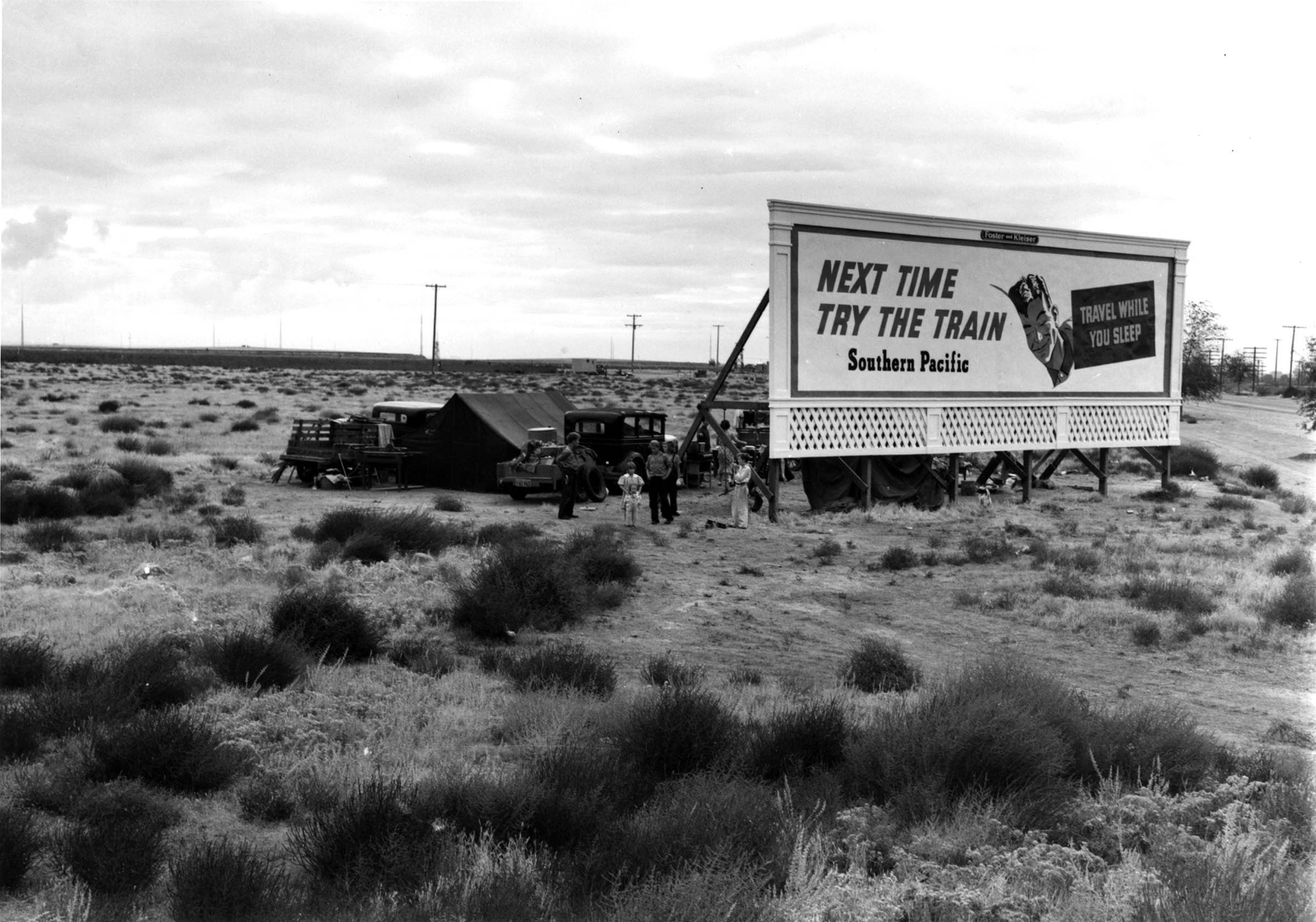 These migrants camped along U.S. Route 99 in Kern County, California, in November 1938. Unemployment rose sharply again during the “Roosevelt Recession.”